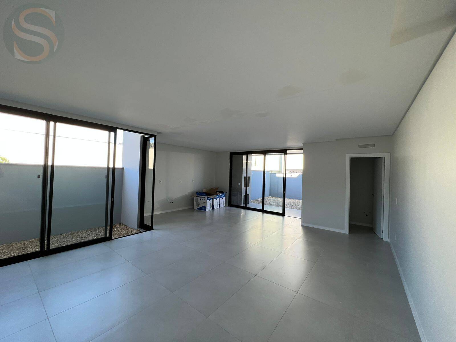 Casa à venda com 3 quartos, 192m² - Foto 3