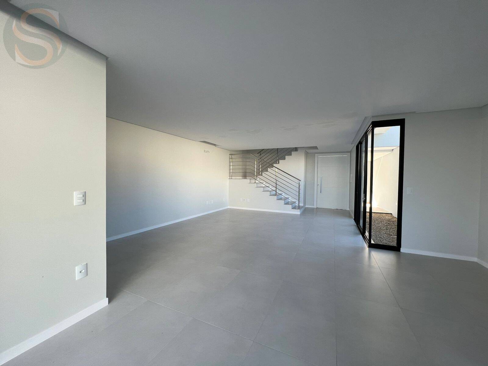 Casa à venda com 3 quartos, 192m² - Foto 4